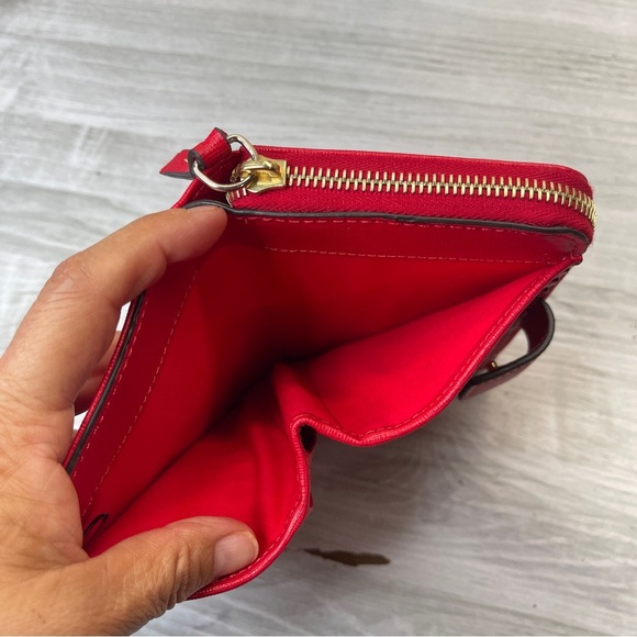 Dooney & Bourke Red Coated Canvas Compact Wallet Zip Pouch Credit Card Holder - Picture 10 of 16
